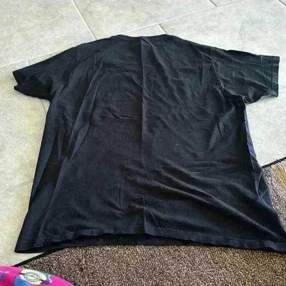 Black Levi’s Tee - Picture 2 of 3